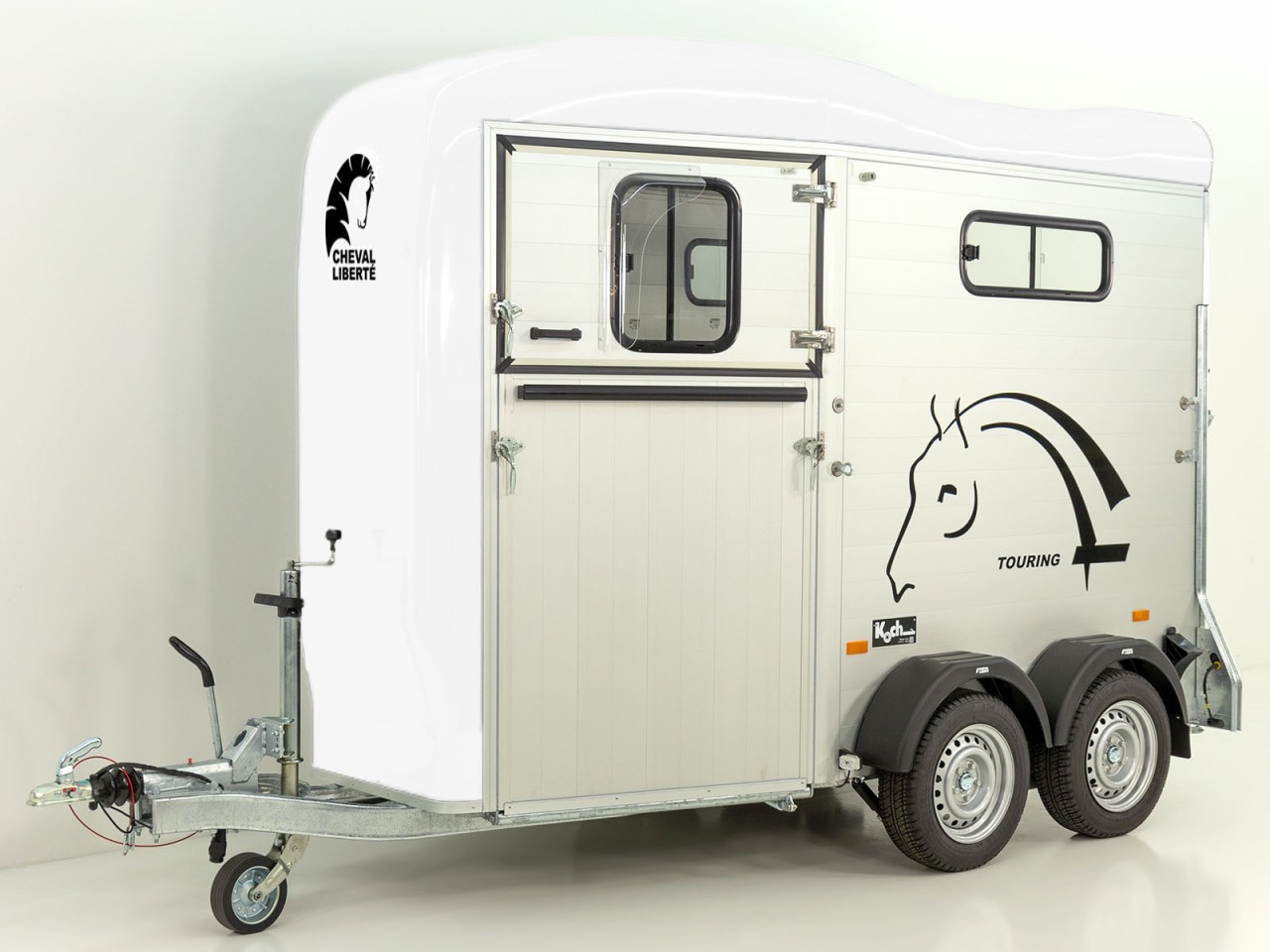 Cheval Liberte Touring One paardentrailer voor 1,5 paard | Pullman-chassis | Uitgang aan de voorzijde | Wit - Nieuw