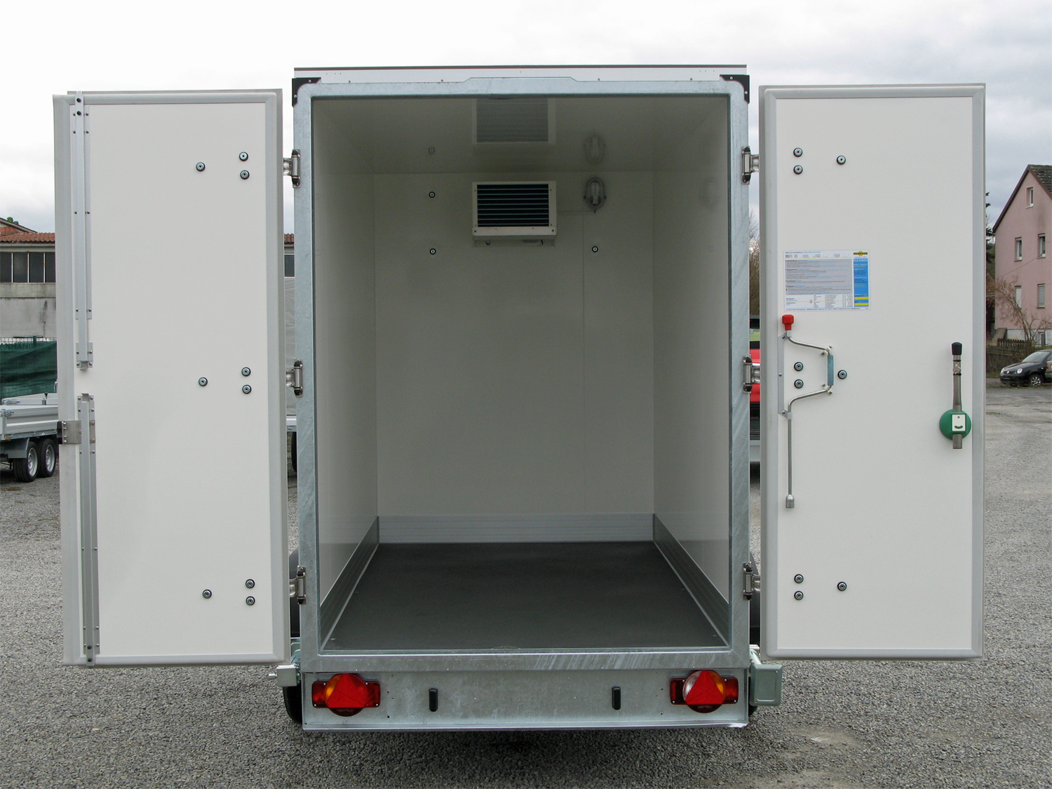 HUMBAUR HGK 13 27 16 21 PF60 Deluxe koeltrailer met hoogwaardige isolatie – Image 16