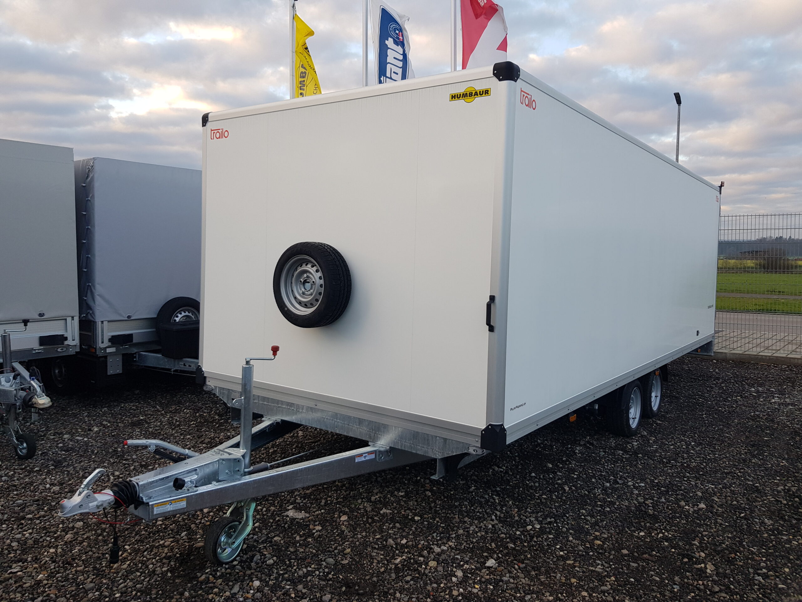 Humbaur autoaanhanger, gesloten aanhanger HKN 356225-20 PF30, 3500 kg, laadruimte 6,18 m x 2,43 m, interne hoogte 1,88 m