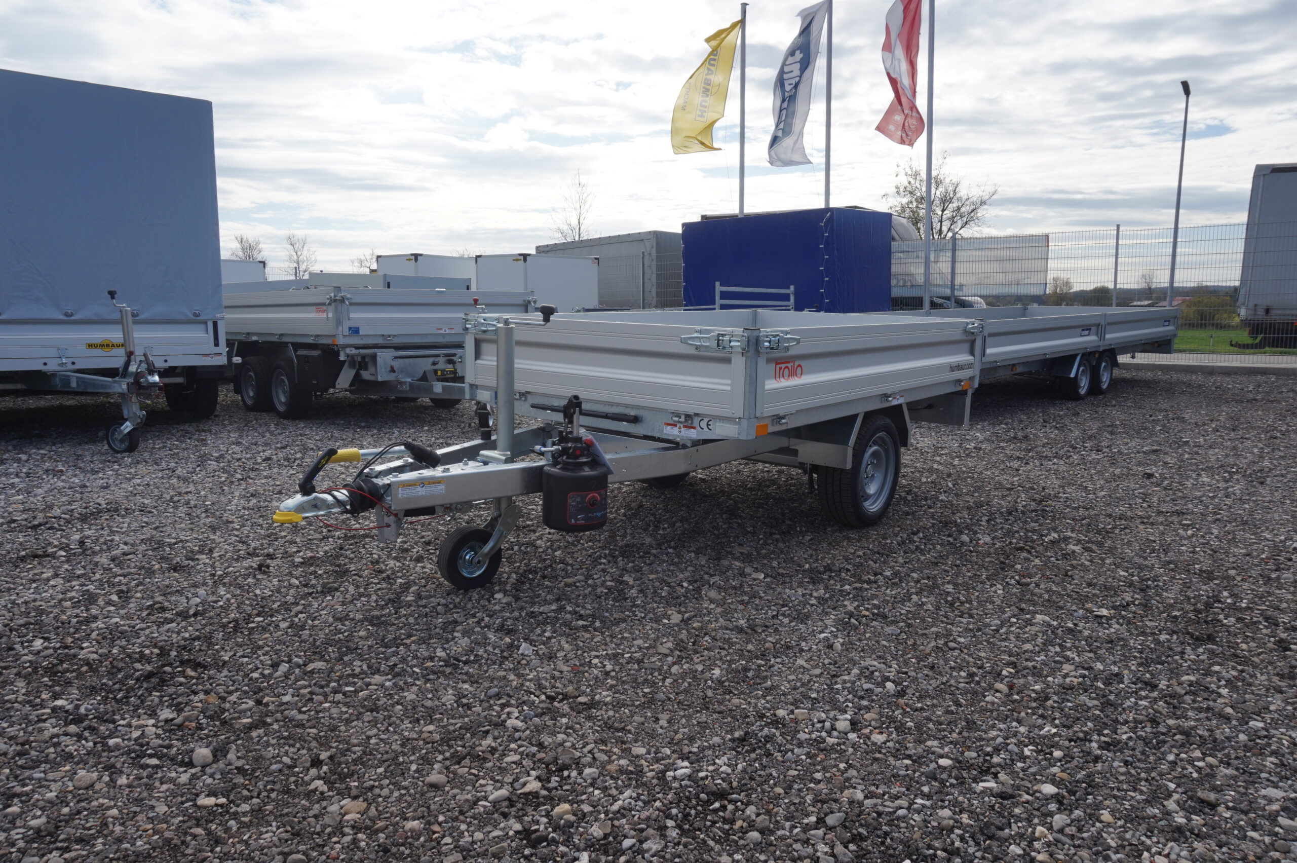 Humbayer HUK 152314 met FLEXePUMP, laadruimte van 1500 kg, 2,30 x 1,40 m met hydrauliek voor accuboormachine.